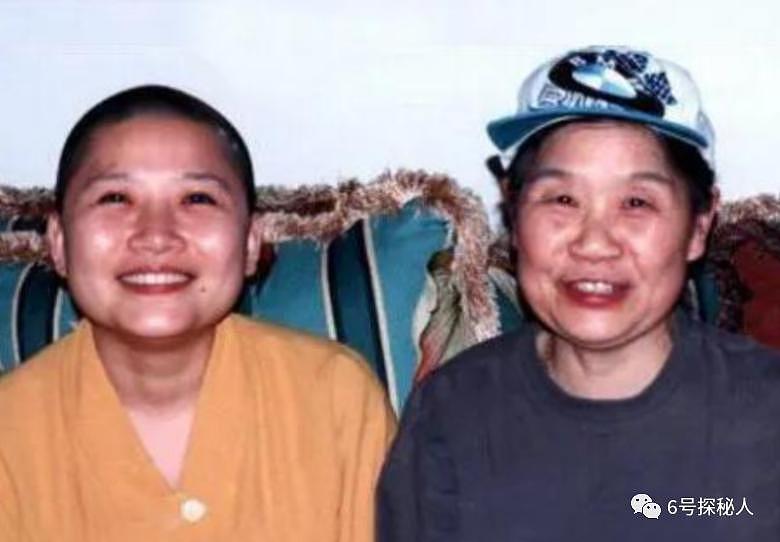 歌手李娜出家已 26 年，80 岁老母亲含泪陪她住寺庙 - 8