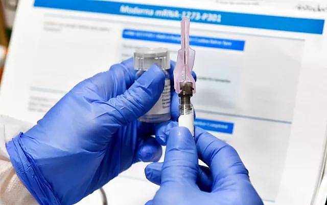 新冠疫苗接种率低导致美国部分州感染率是其他州的3倍 - 1