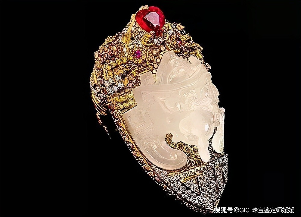 寒门出身的他珠宝造诣高，雕刻设计都全能，被誉为世界华人第一人 - 10