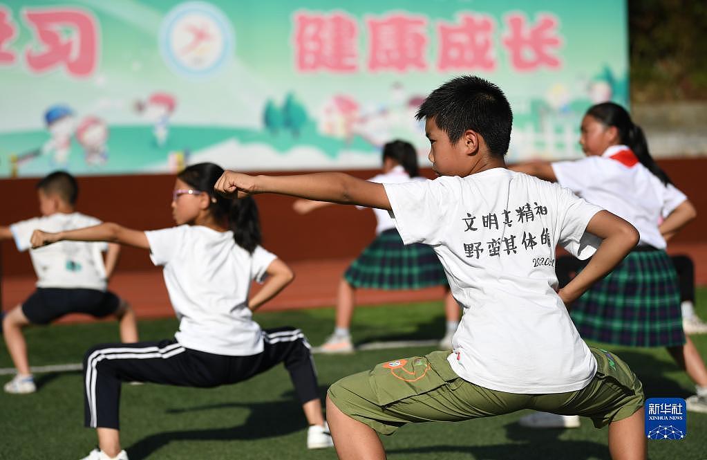 “中国梦要靠你们来实现”——习近平总书记关心少年儿童成长成才纪实 - 5