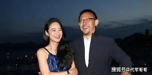 隐瞒了我们30年，原来她就是姜武的妻子，兄弟俩的审美差距真大！ - 7