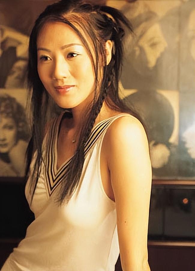香港女演员康华：她是情妇专业户，美貌不输他人，却生错时代了 - 6