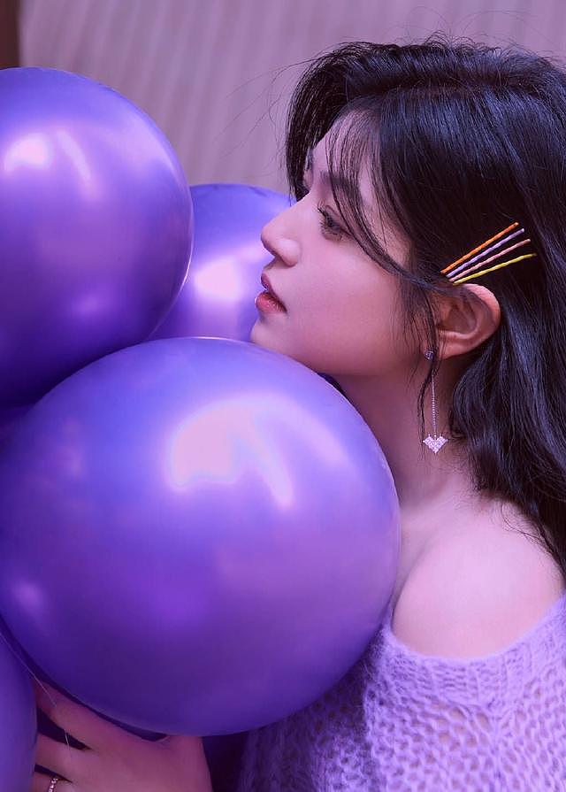 陈妍希紫色梦境写真释出 手捧气球笑容清甜可人 - 7