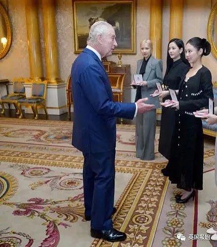 英王室为韩总统办奢华国宴！最抢镜的是凯特王妃的红衣美腿 - 46