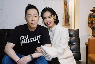 55 岁陈法蓉辟谣结婚喜讯，称戒指是道具，闺蜜团都结婚生子，她依旧单身 - 8
