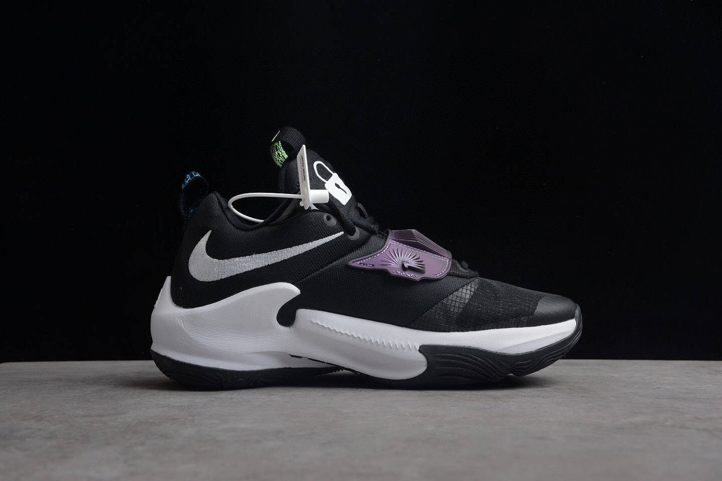 耐克 Nike Zoom Freak 3 Giannis 雄鹿字母哥三代篮球鞋 - 7