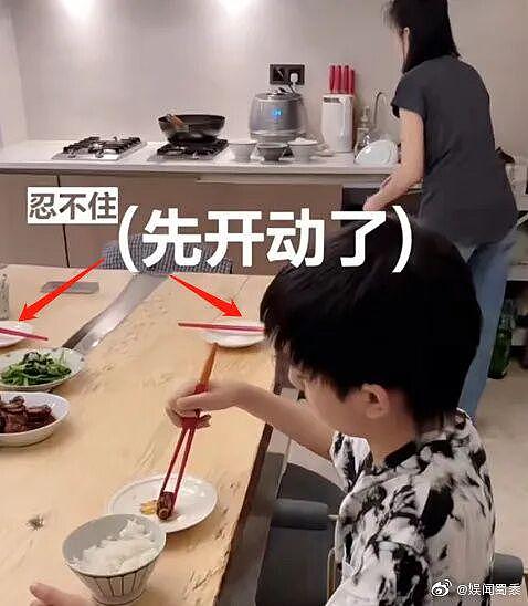 董洁儿子与爸爸潘粤明越来越像，桌上多了一副碗筷引猜测 - 3
