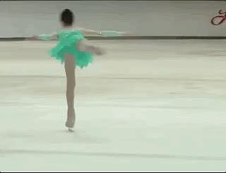李小鹏 11 岁女儿参加花滑比赛 奥莉摔倒后找回状态 - 16