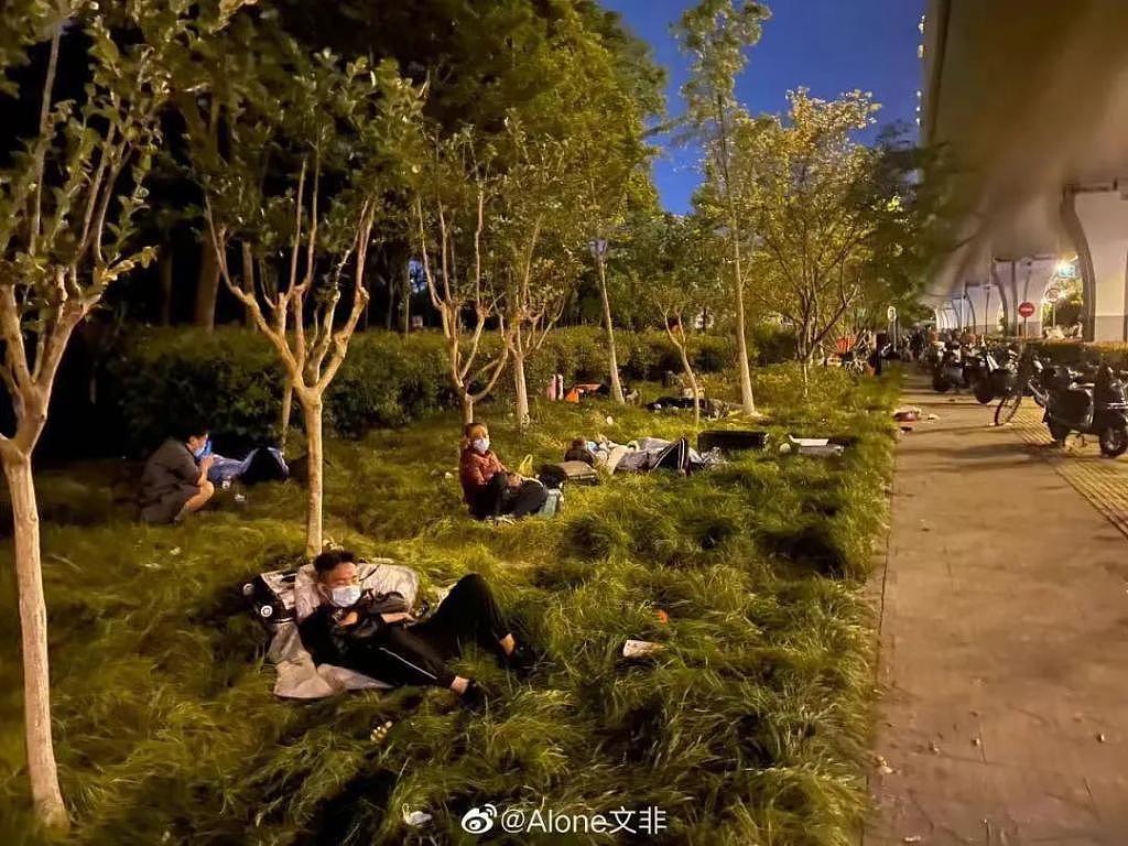 上海每天 6000 人离开的背后，藏着一群更该被曝光的人 - 8