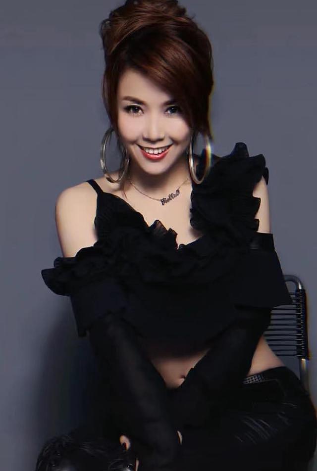 歌手王蓉回应砸伤主持人，怒斥被节目组陷害成替罪羊 - 12