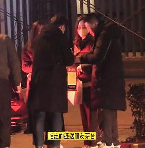 白百何与绯闻男友聚餐，黄轩携圈外女友现身 - 4