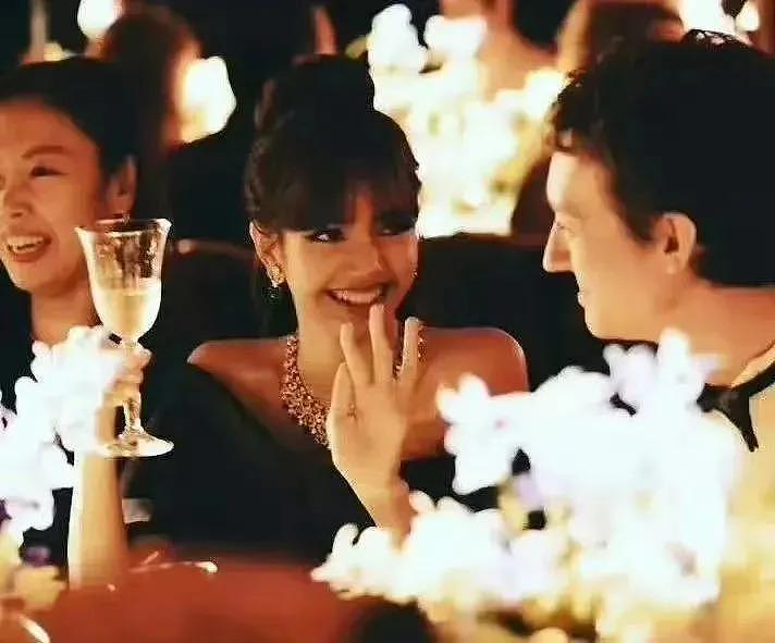 Lisa 疯马秀事件，映射出泰国女星的婚恋观 - 1