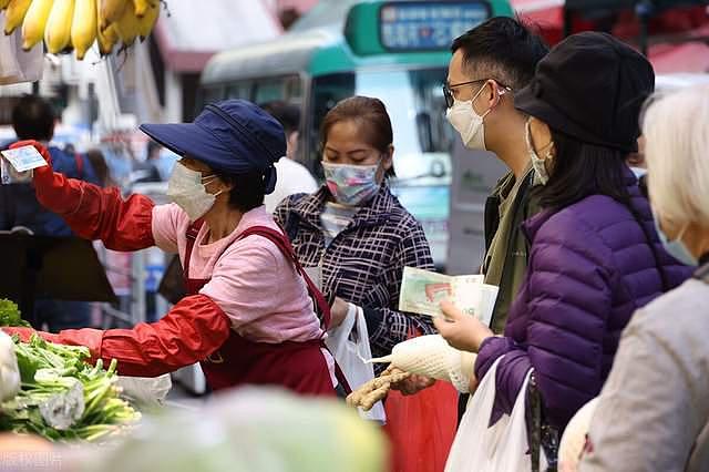 来自香港疫情一线的口述：感染 100 万人，生与死都要排队 - 1