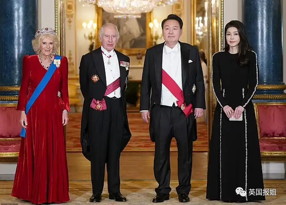 英王室为韩总统办奢华国宴！最抢镜的是凯特王妃的红衣美腿 - 2