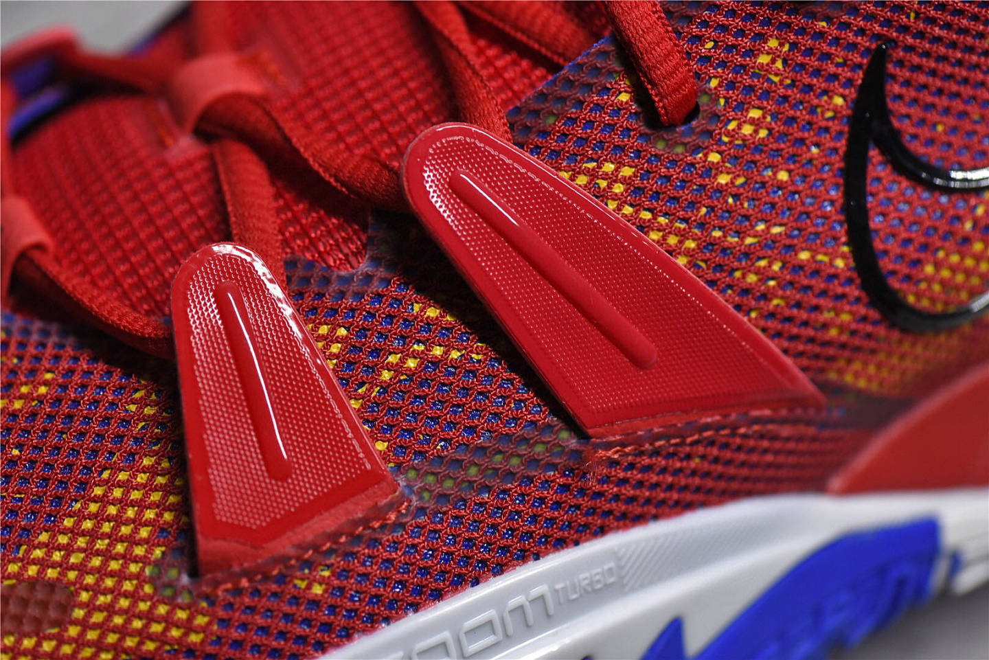 耐克 欧文 Nike Kyrie Irving 7 ICONS OF SPORT 英雄主题篮球鞋 - 11
