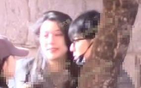 郭子凡和一女子街头被拍 两人牵手亲吻举止亲密 - 5
