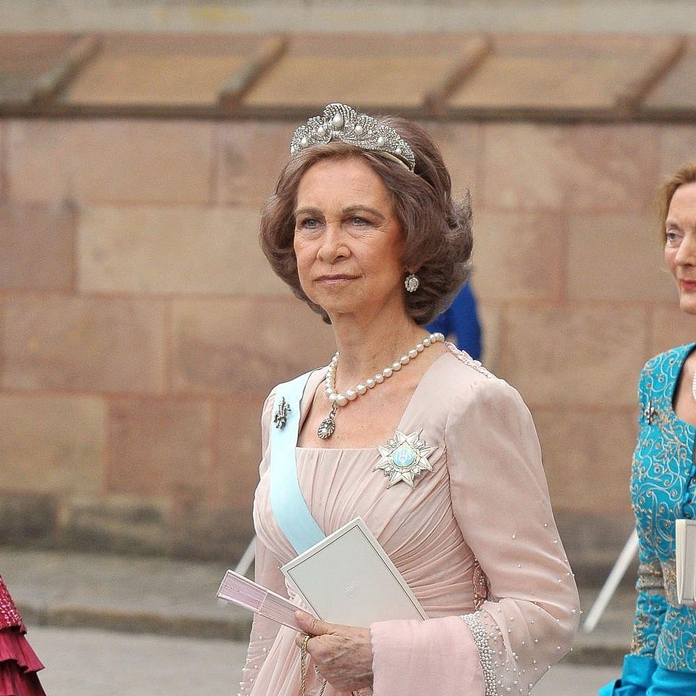 西班牙王室3顶王冠：莱蒂齐亚自信耀眼，却不及公主婆婆温婉高贵 - 9