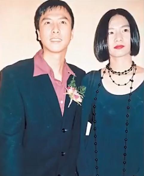 “香江第一美腿”恋爱 7 天闪婚，这场豪赌她赌赢了？ - 27