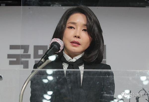 韩国新总统美艳夫人惹争议！整容行贿学历造假，却有死忠粉丝团 - 25
