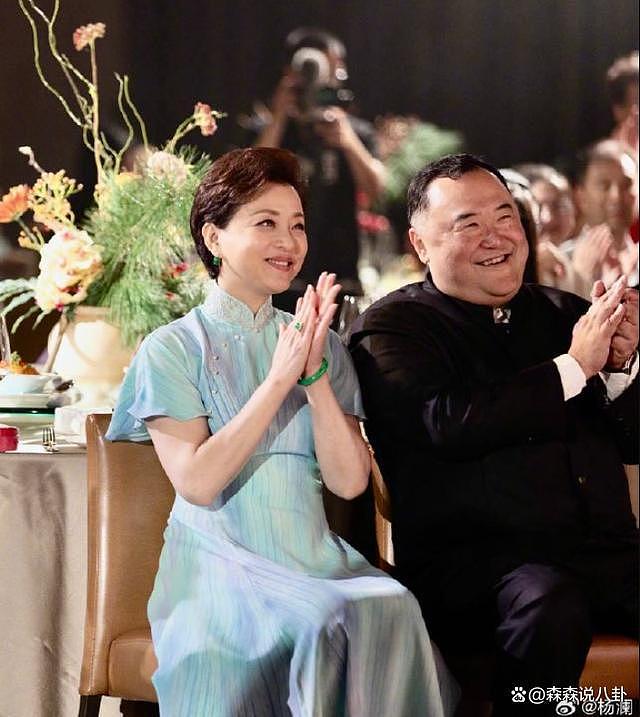 杨澜结婚 28 年发文向富商丈夫示爱，吴征又胖了 - 3