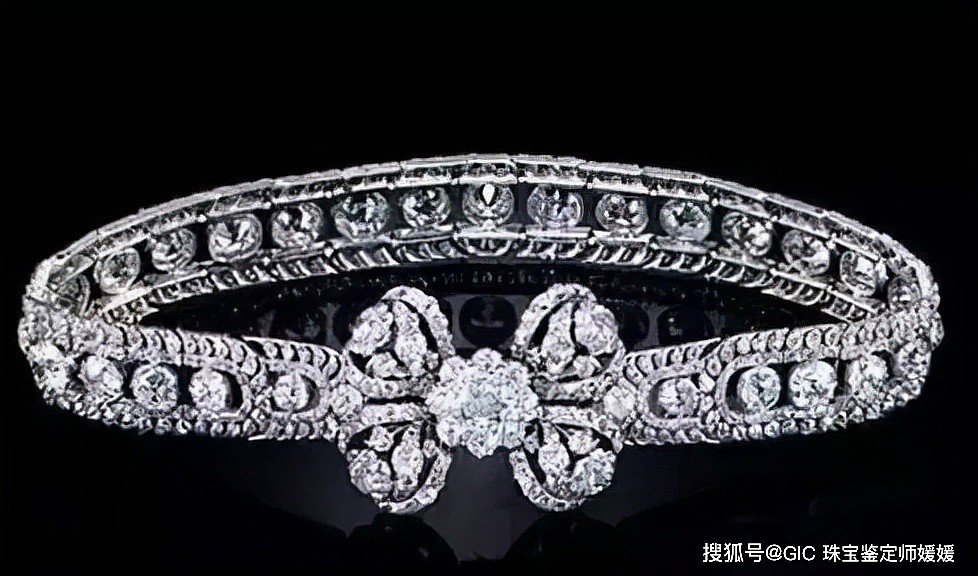 国王为收藏颁布保护令，沙皇的珍藏，才是比英王室更奢华的珠宝库 - 7