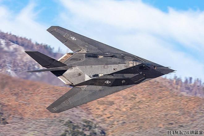 F-117“夜鹰”隐形战斗机最佳照片 分毫毕现 摄影师讲述神奇经历 - 4