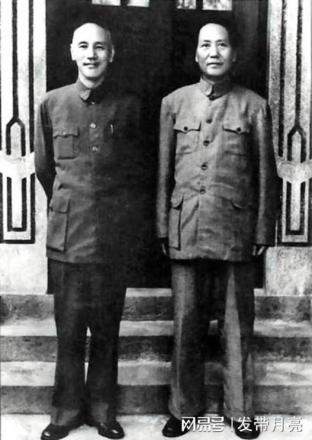 1956年，为争取台湾回归，周总理称：蒋介石父子可来中央任职 - 2