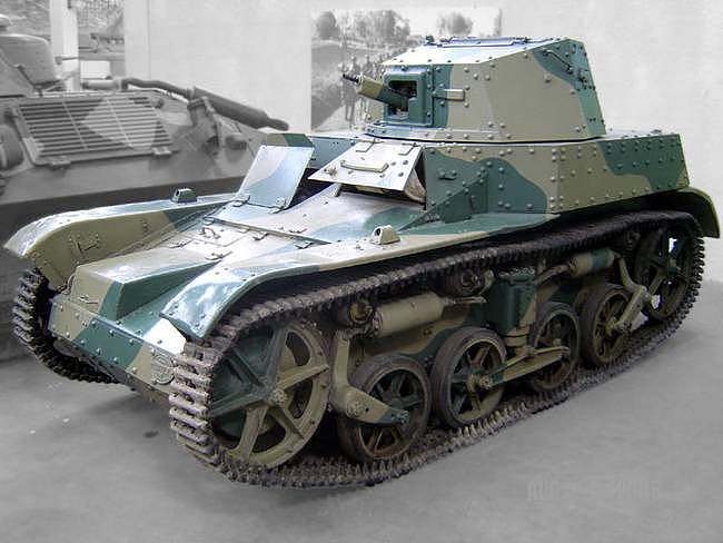 它是中国早期装备的坦克 买主不明 由法国制造 双人操纵 - 1
