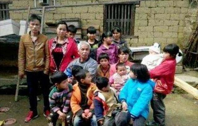 广西49岁农民工娶19岁娇妻，21年生15个孩子，如今却“多子无福” - 1