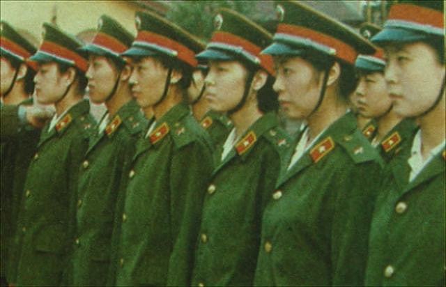 1988年，新中国恢复军衔制时，邓公为何提出：军衔设到上将为止？ - 5