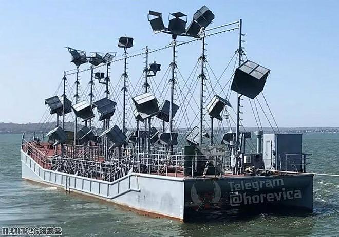 海外谈中国：布满角反射器的奇怪驳船 提升海军电子战的重要装备 - 14