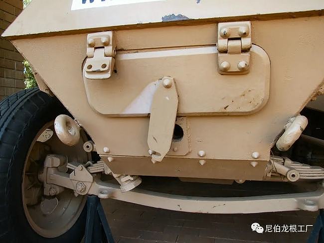 知面不知心：德军Sdkfz 251/B装甲车的现场解析 - 4