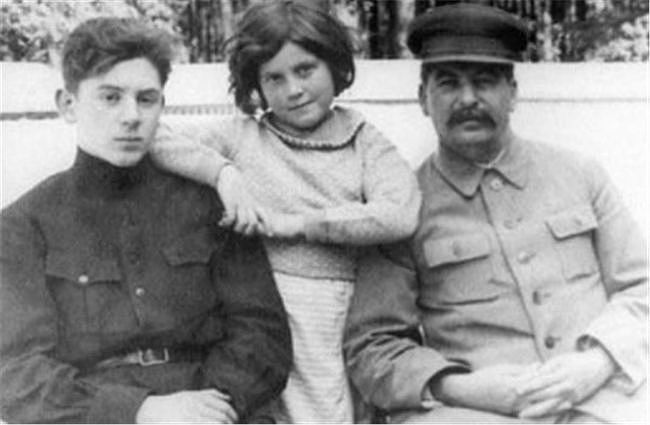 斯大林长子被俘，德国与苏联交换被俘的元帅保卢斯，他为何不同意 - 1