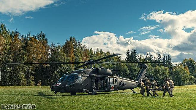 美国拉脱维亚秋季联合演习 把担架抬上救护直升机 还有这么多讲究 - 19