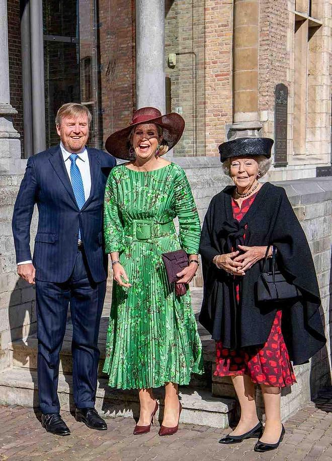 还是荷兰王后的穿搭“养眼”！年过半百依然美丽动人，气质超然 - 7