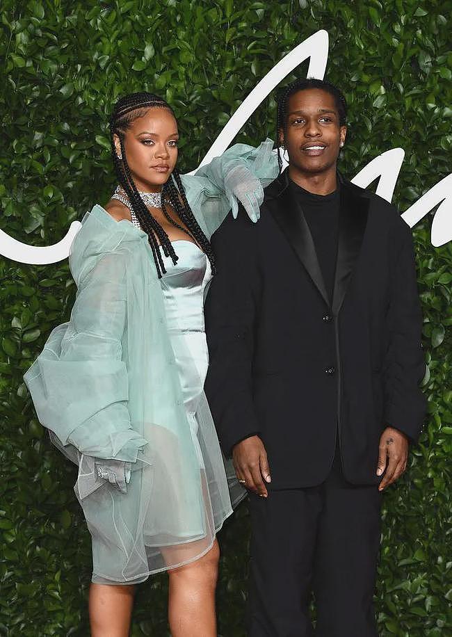 怀孕的Rihanna穿得太飒！今年最期待的婚礼就是她的 - 59
