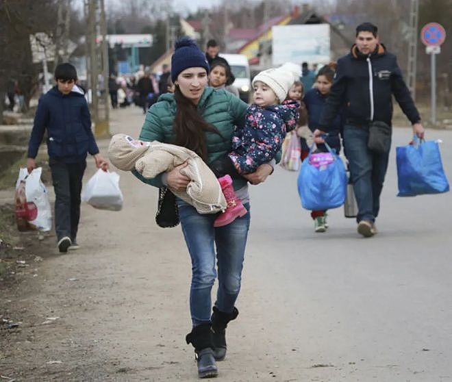 开战54天，500万难民，乌克兰最大的困境是人口流失？ - 5