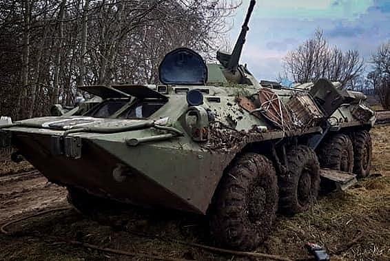 俄制BTR-80不适合现在战争 乌克兰BTR-4号称马里乌波尔战神 - 5