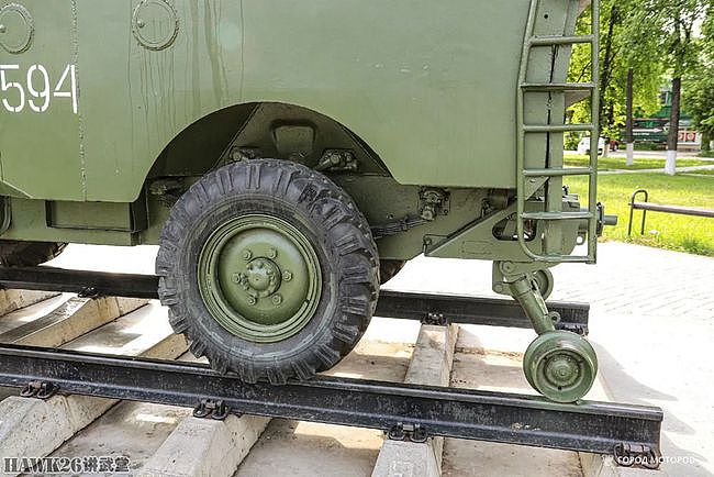 罕见的BTR-40zh.d.铁道公路两用装甲车 苏联用它对付铁道游击队 - 11