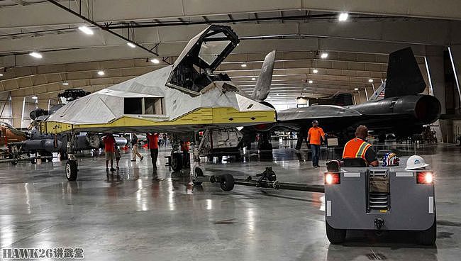 F-117“夜鹰”进入希尔博物馆 拆除机翼剥离隐形涂层 外形更古怪 - 18