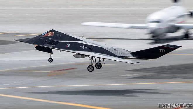 F-117隐形战斗机现身阿拉斯加 退役15年之后 作为假想敌参与演习 - 1