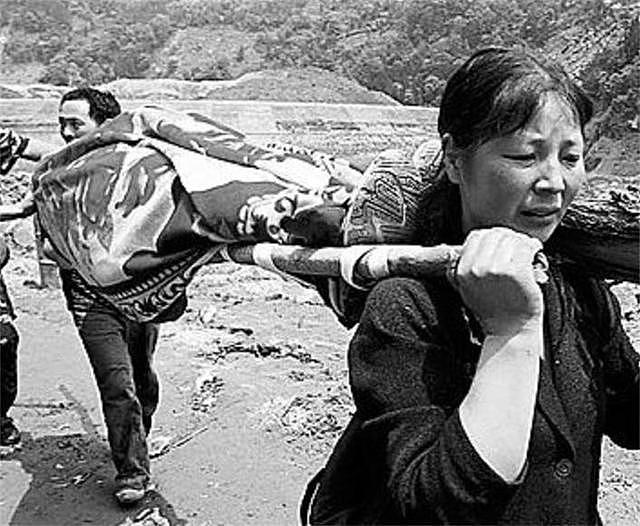 汶川地震，那个背儿子遗体走25公里的程林祥，感动全国后过得如何 - 10
