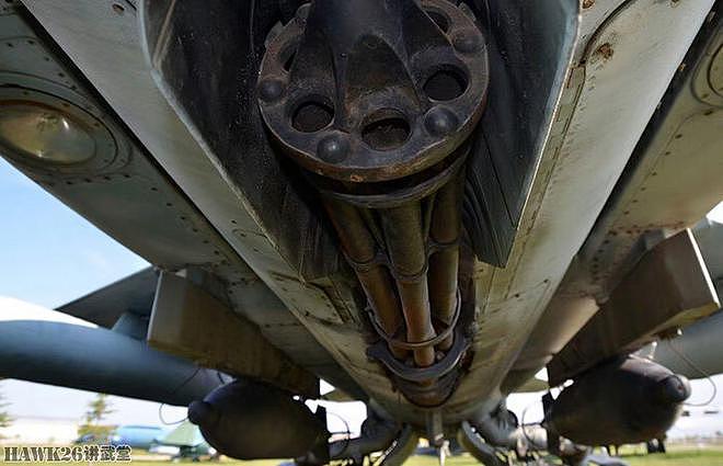 戏说：米格-27战斗轰炸机的固定武器 六管加特林舰炮如何装上飞机 - 1