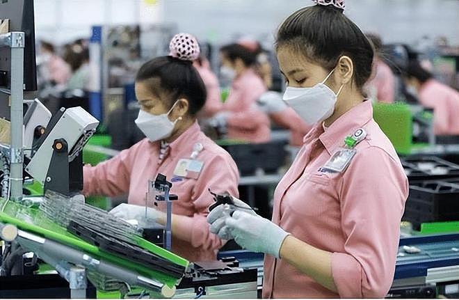 越南比亚迪工人多次罢工，公司决定15薪，底薪增加50% - 4