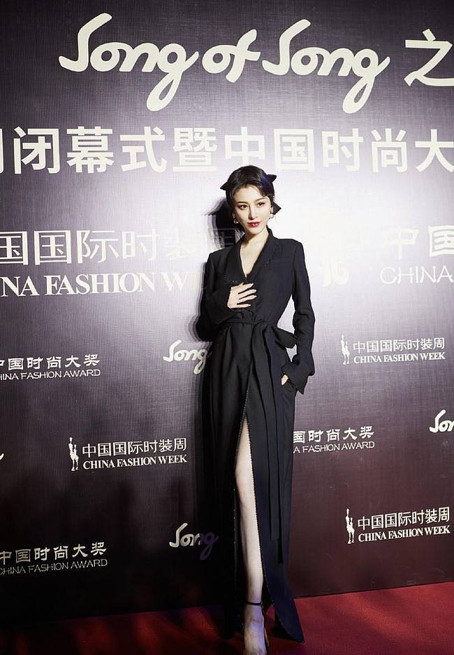 刘翔前妻变化挺大，穿傣族裙看得出腰肢多纤细，有模特的风范 - 10