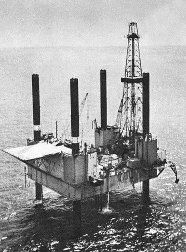 特大事故中74人只有2人幸存：1979年11月25日渤海2号钻井船翻沉 - 1