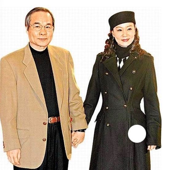 刘雪华自曝10年未祭拜亡夫，称不打算再婚，因刘德凯被骂心怀愧疚 - 4