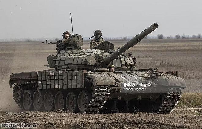 乌克兰军队抢修受损坦克 T-72加装屏蔽装甲 年迈车组留在一线战斗 - 22