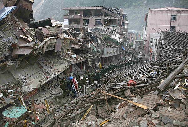 汶川地震，那个背儿子遗体走25公里的程林祥，感动全国后过得如何 - 3