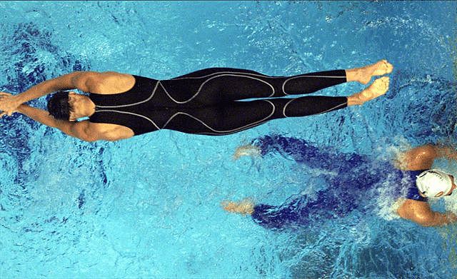 鲨鱼皮泳衣：作弊神器，7千一件只能穿6次，如今已被泳联禁用 - 1